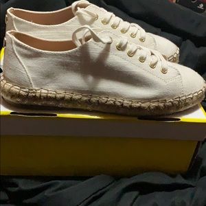 Liz Claiborne Memory Foam